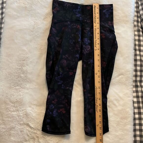 Lululemon Floral Print Wunder Under Crop Leggings Frozen Flourish Size 4 - Picture 14 of 15